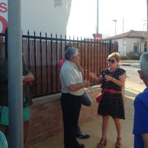 Ventura se reúne con los vecinos del Carmaday para conocer las quejas sobre el caos provocado por las obras en el barrio