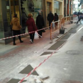 Cs de Burriana critica las obras en la calle más comercial en plena campaña navideña Cs de Burriana critica las obras en la calle más comercial en plena campaña navideña