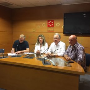 Fernández: “El bipartito actúa como si tuviera mayoría y es la razón de la actual situación de desacuerdo con los remanentes en Benicàssim” Fernández: “El bipartito actúa como si tuviera mayoría y es la razón de la actual situación de desacuerdo con los remanentes en Benicàssim”