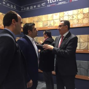 Cs de Vila-real apoya a la industria cerámica local en su visita a Cevisama Cs de Vila-real apoya a la industria cerámica local en su visita a Cevisama