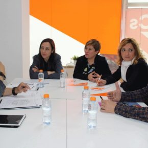 Cs se compromete a mismo trabajo, mismo salario para los más de 1.800 agentes de la provincia de Castellón Cs se compromete a mismo trabajo, mismo salario para los más de 1.800 agentes de la provincia de Castellón