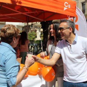 Marín-Buck: “La Horchata es desde ya, el refresco que necesita Castellón para revitalizarla a partir del 26 de mayo” Marín-Buck: “La Horchata es desde ya, el refresco que necesita Castellón para revitalizarla a partir del 26 de mayo”
