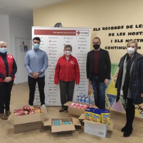 La Agrupación de Ciudadanos hace entrega de su recogida de alimentos a Cruz Roja Vila-real